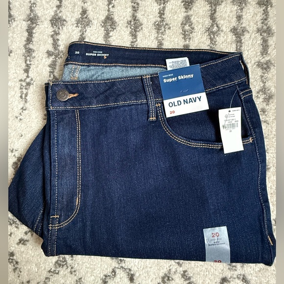 Old Navy Size 20 - Super Skinny Jeans 👖 NEW WITH TAGS 🏷️ - Picture 1 of 8
